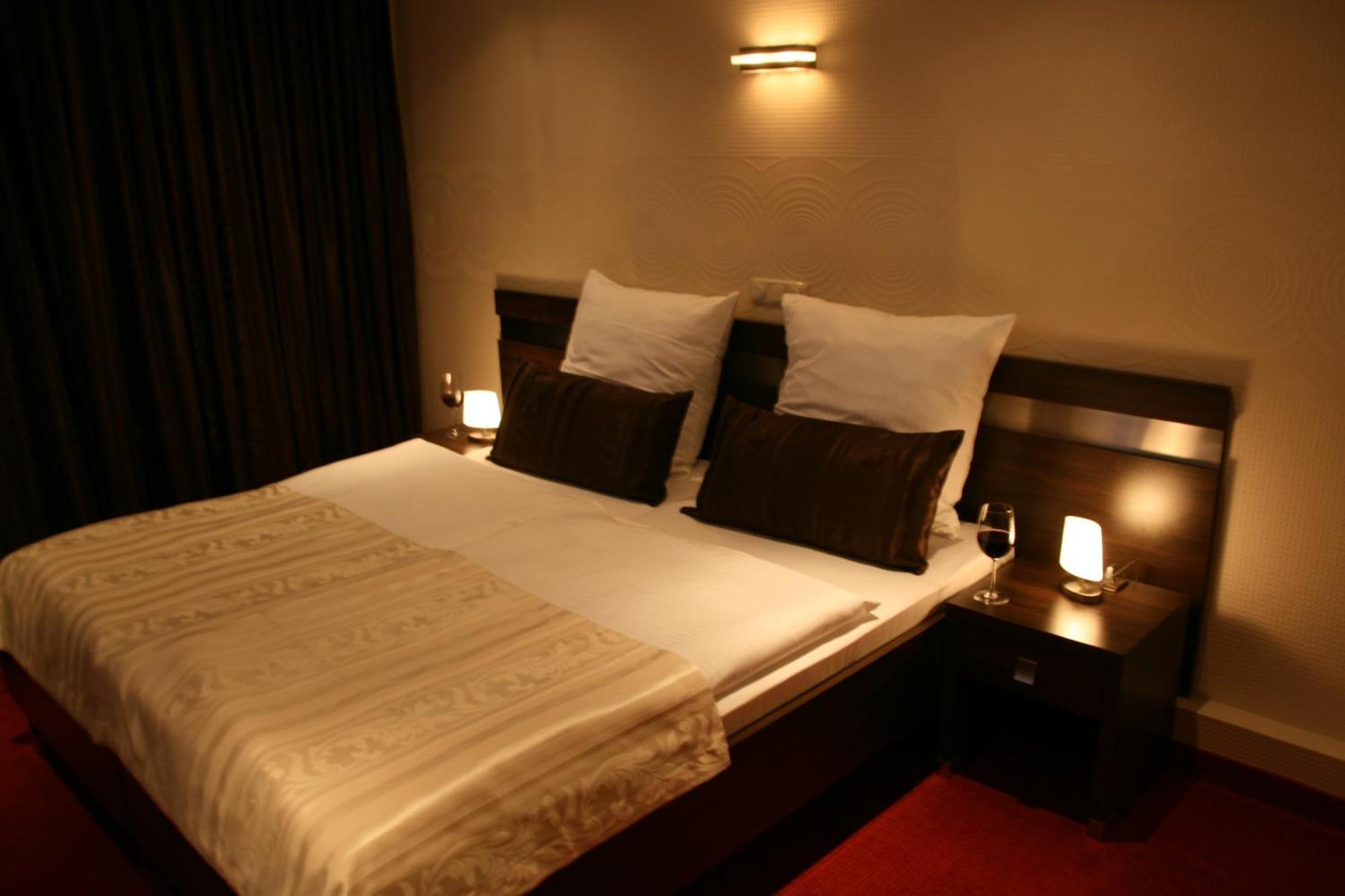Home Hotel