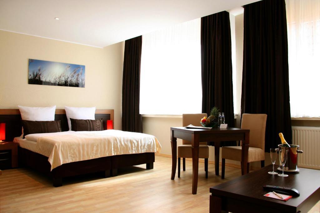 Hotel Home Hotel 3*